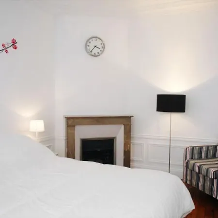 De La Condamine - 4 Adults Apartman